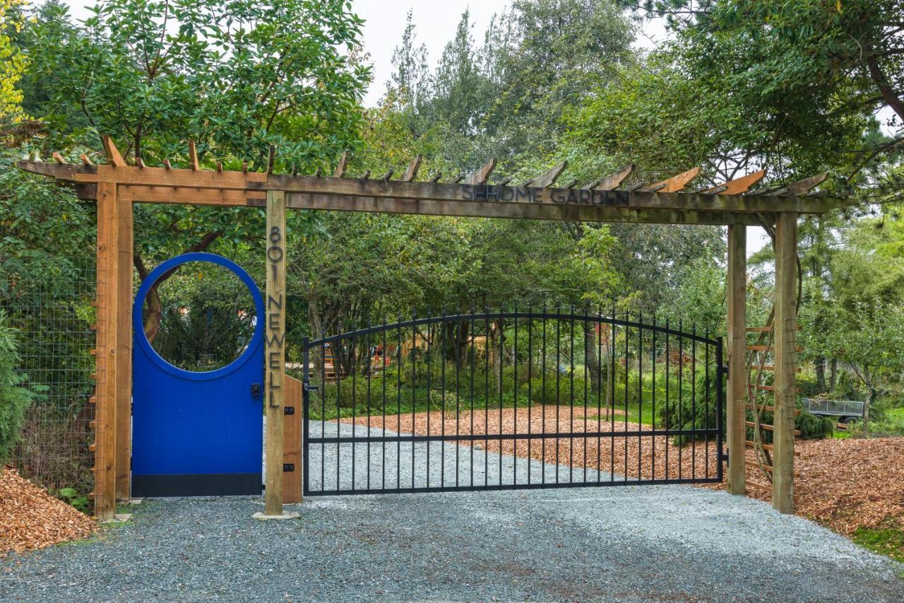 Sehome Garden Inn Белингам Екстериор снимка